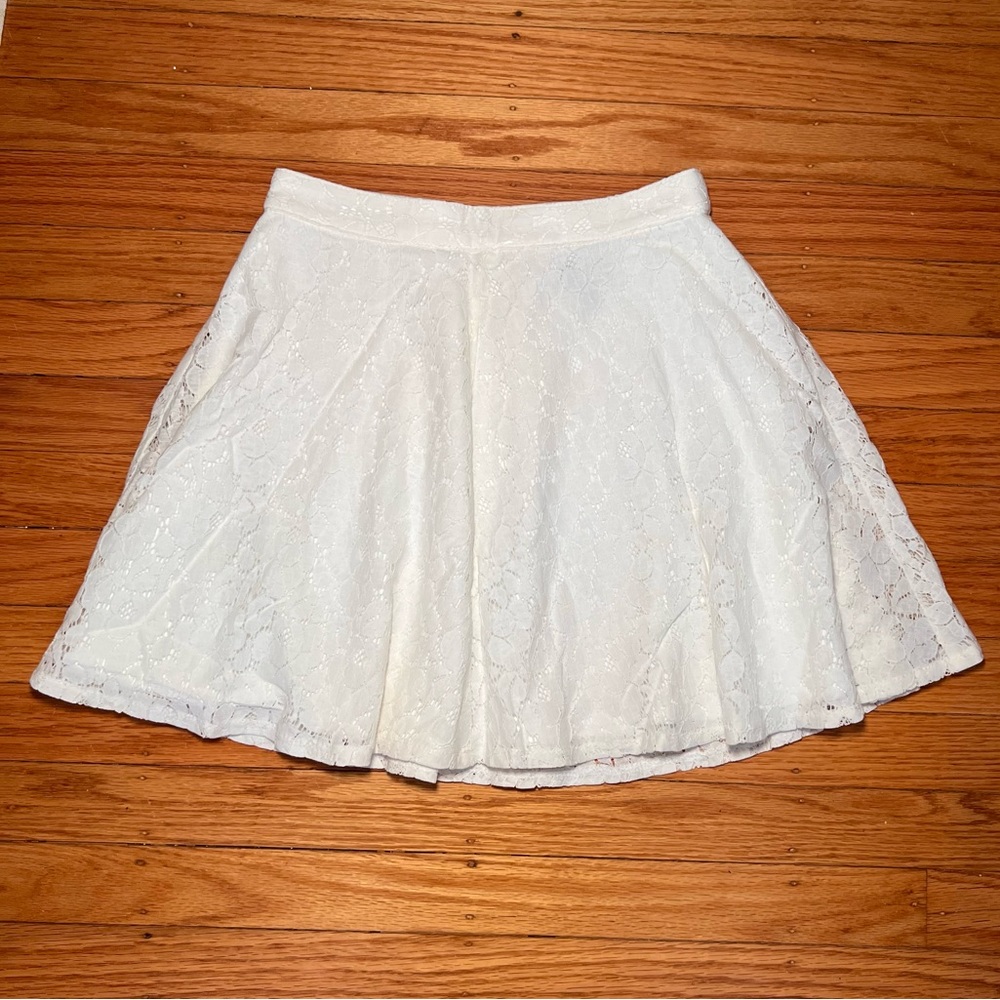 Lace skirt - Picture 1 of 5